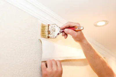 Pose de papier peint à Cromac — revêtements muraux et toiles de verre